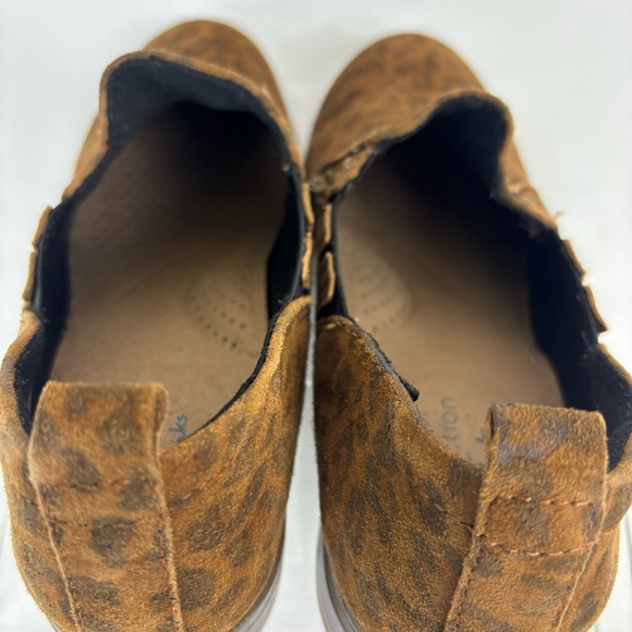 Clarks Trish Bell Loafers Leopard Print Suede Stud Accent Slip-On Shoes Size 7 - Picture 12 of 15